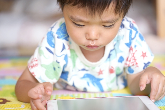 低年齢化するプログラミング教育の導入