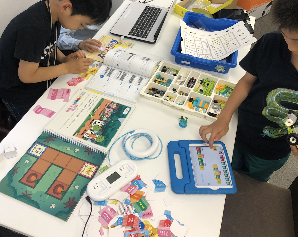 プログラミング教材を積極的に導入してます！！